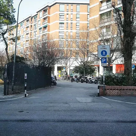 Apartment In The Center With Free Parking * Bolonia