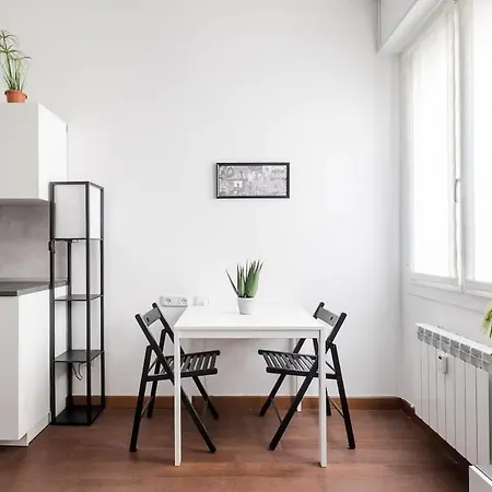 Apartment In The Center With Free Parking *